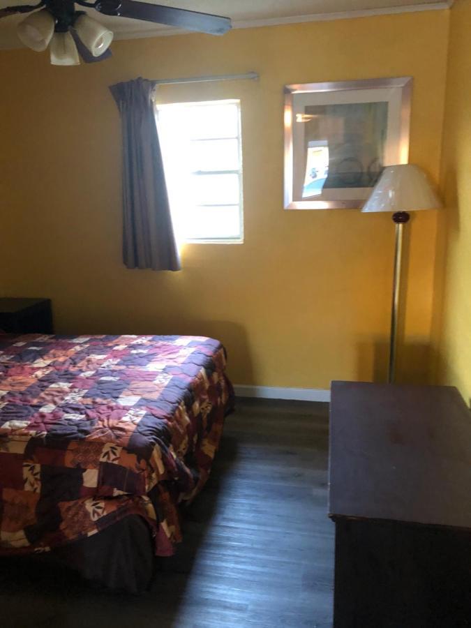 Cooks Motel Панама Сити Бийч Екстериор снимка