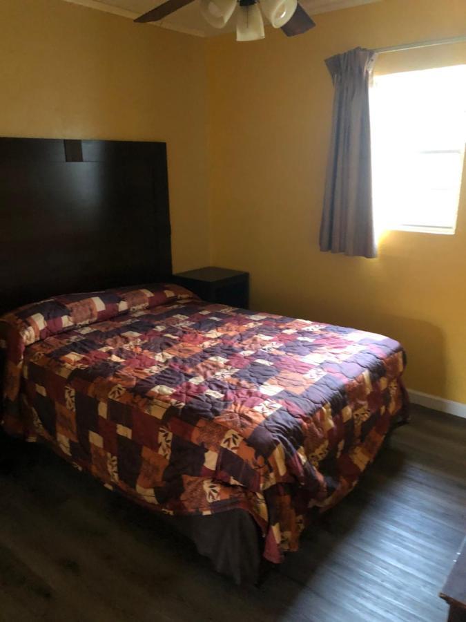 Cooks Motel Панама Сити Бийч Екстериор снимка