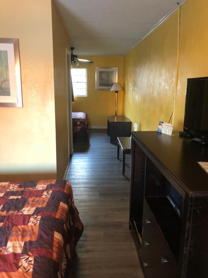 Cooks Motel Панама Сити Бийч Екстериор снимка